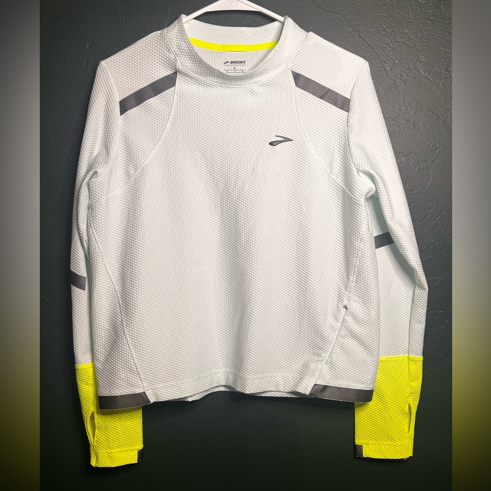 Brooks Carbonite Long Sleeve Reflective Running Top Size L Women's